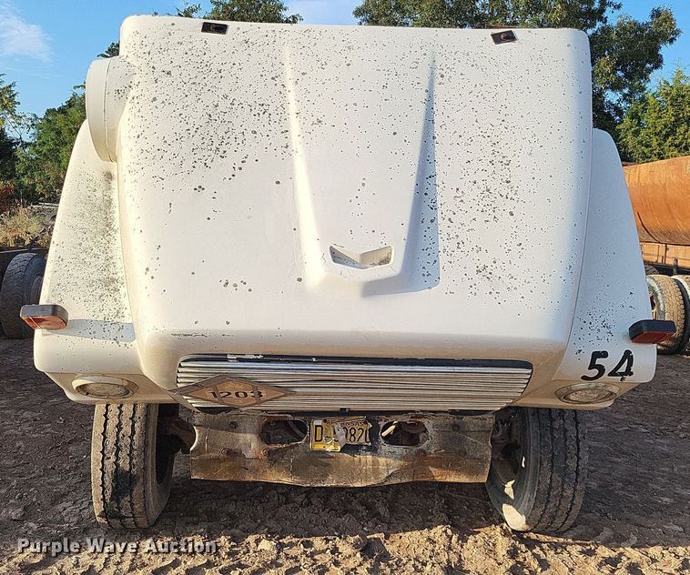 image for item DO4672 1978 Ford fuel truck