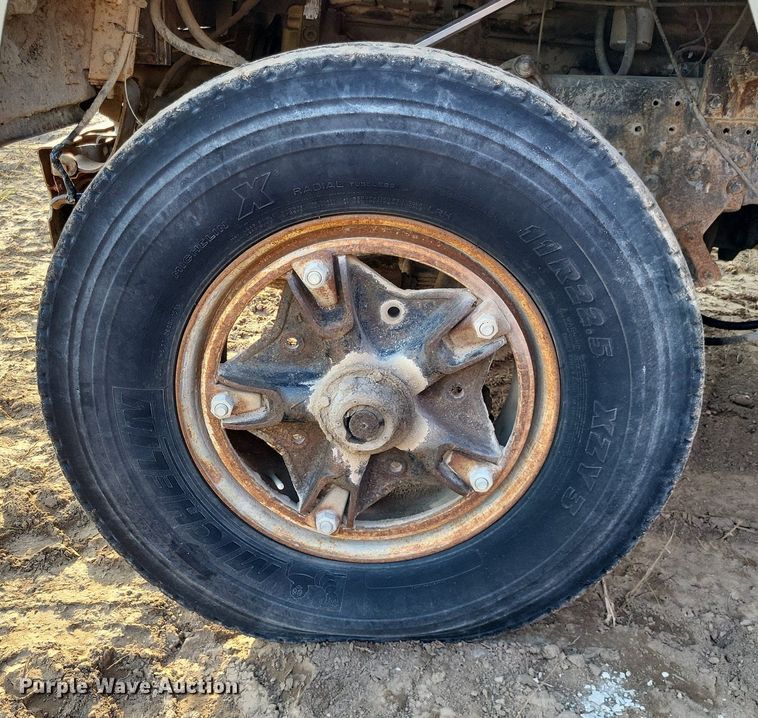 image for item DO4672 1978 Ford fuel truck