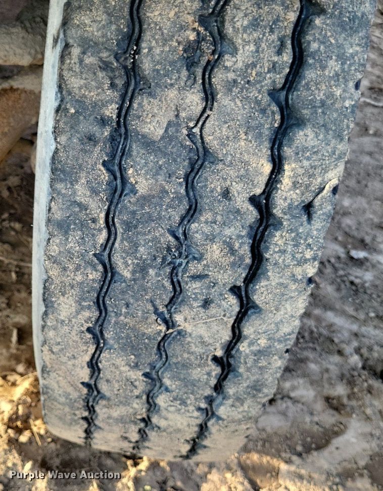 image for item DO4672 1978 Ford fuel truck