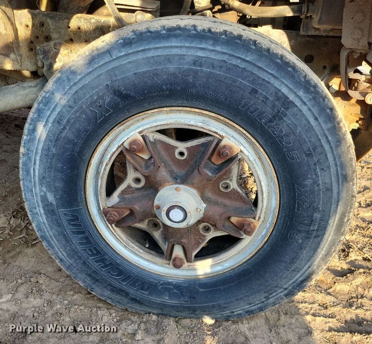 image for item DO4672 1978 Ford fuel truck