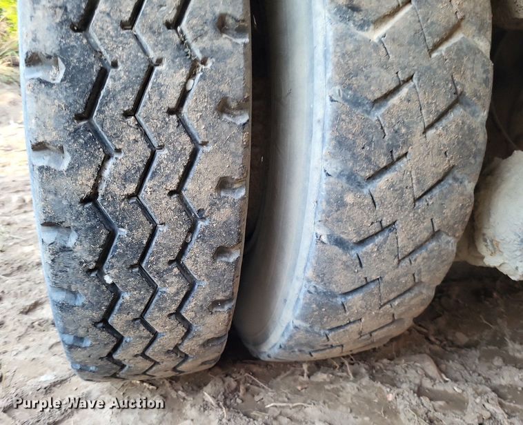 image for item DO4672 1978 Ford fuel truck