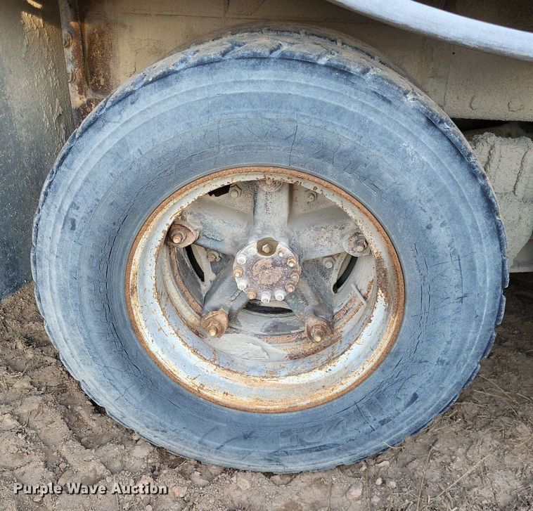 image for item DO4672 1978 Ford fuel truck