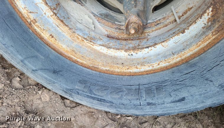 image for item DO4672 1978 Ford fuel truck