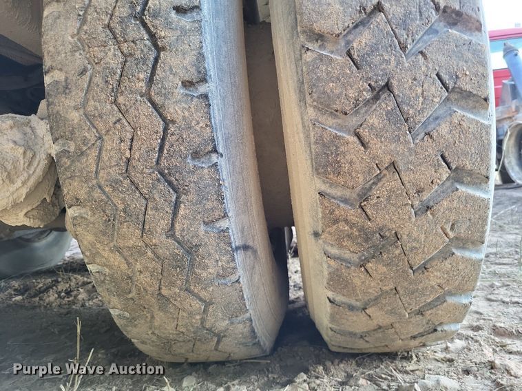 image for item DO4672 1978 Ford fuel truck