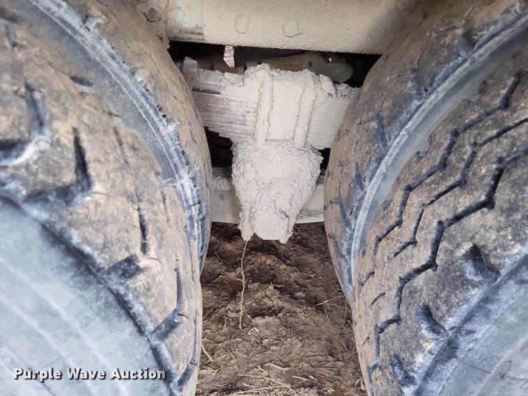 image for item DO4672 1978 Ford fuel truck