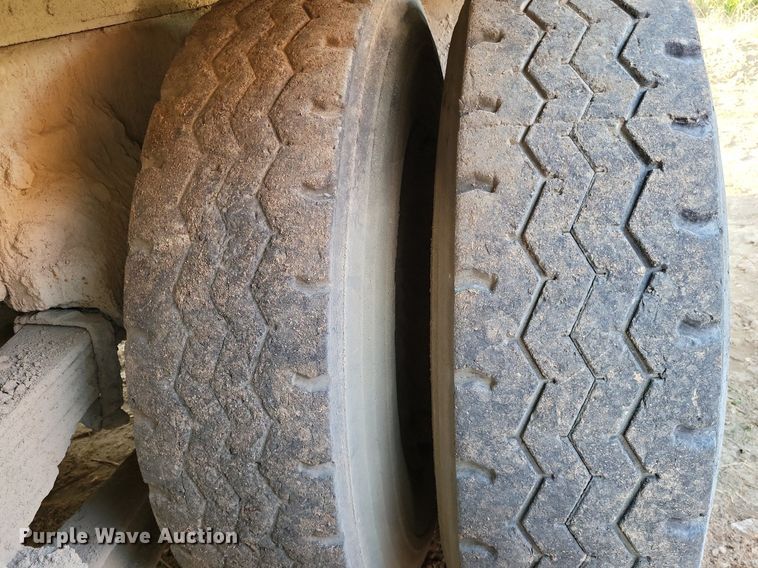 image for item DO4672 1978 Ford fuel truck