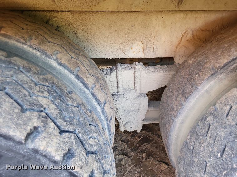 image for item DO4672 1978 Ford fuel truck