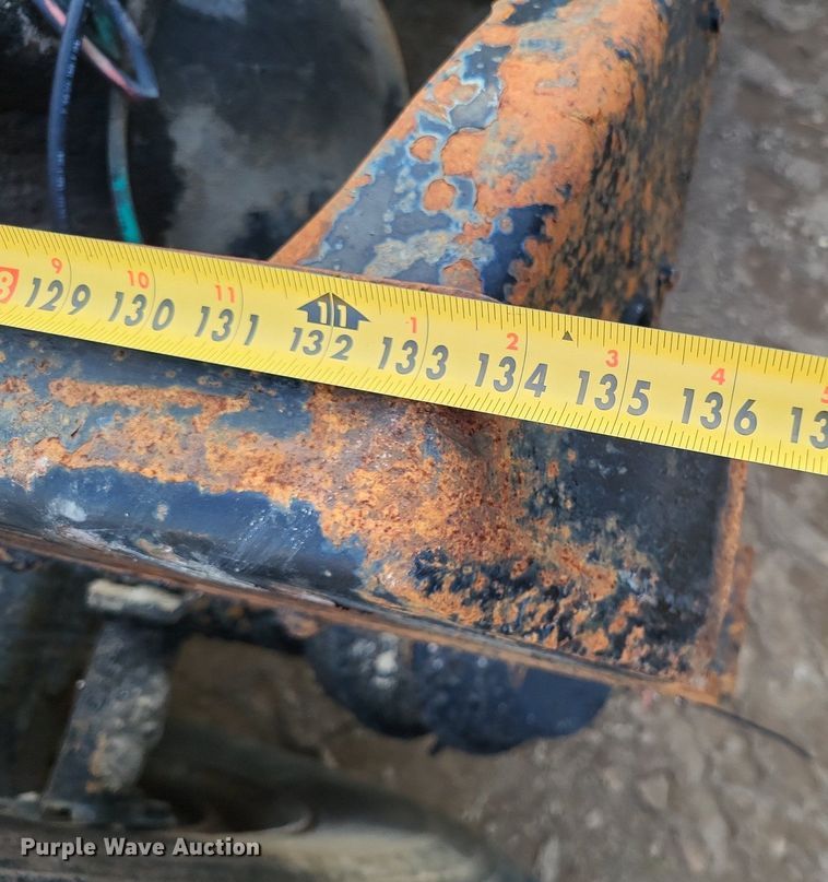 image for item DO4674 1972 Ford W9000 truck cab and chassis