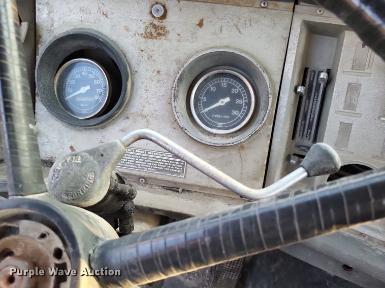 image for item DO4674 1972 Ford W9000 truck cab and chassis