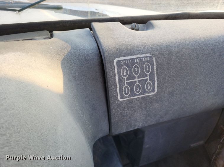 image for item DO4674 1972 Ford W9000 truck cab and chassis