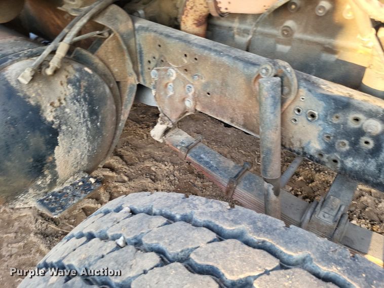 image for item DO4674 1972 Ford W9000 truck cab and chassis