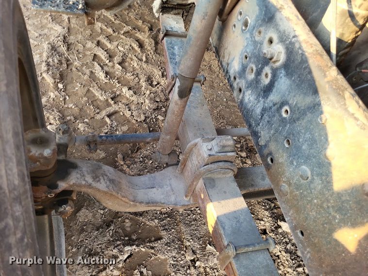 image for item DO4674 1972 Ford W9000 truck cab and chassis