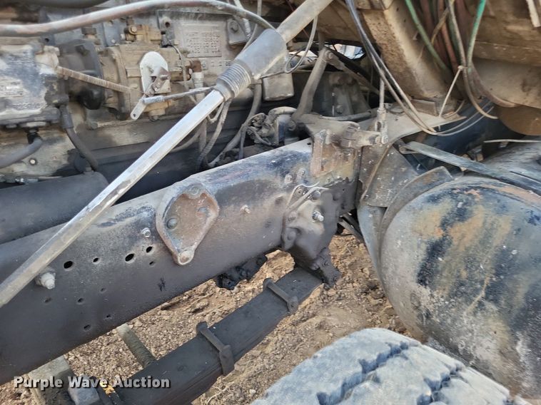 image for item DO4674 1972 Ford W9000 truck cab and chassis