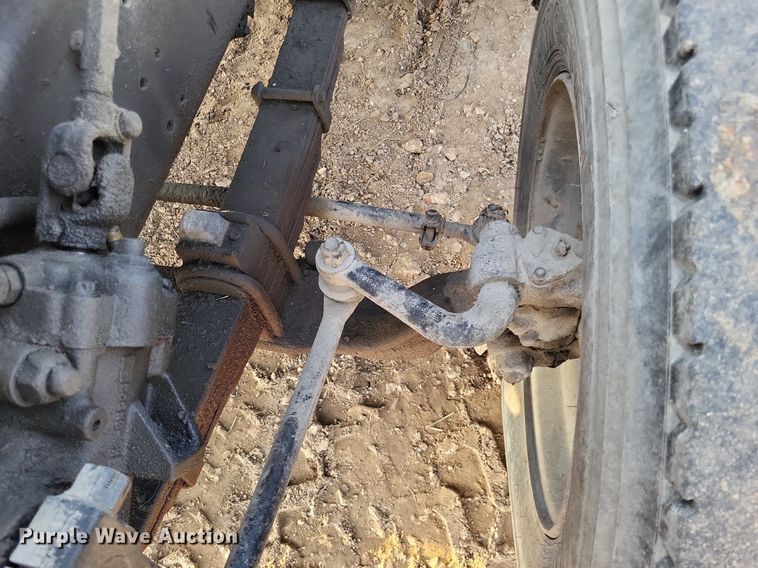 image for item DO4674 1972 Ford W9000 truck cab and chassis