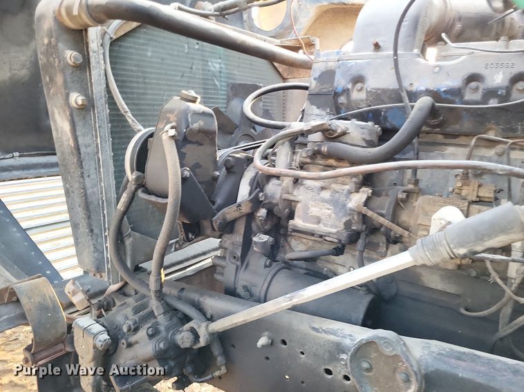 image for item DO4674 1972 Ford W9000 truck cab and chassis