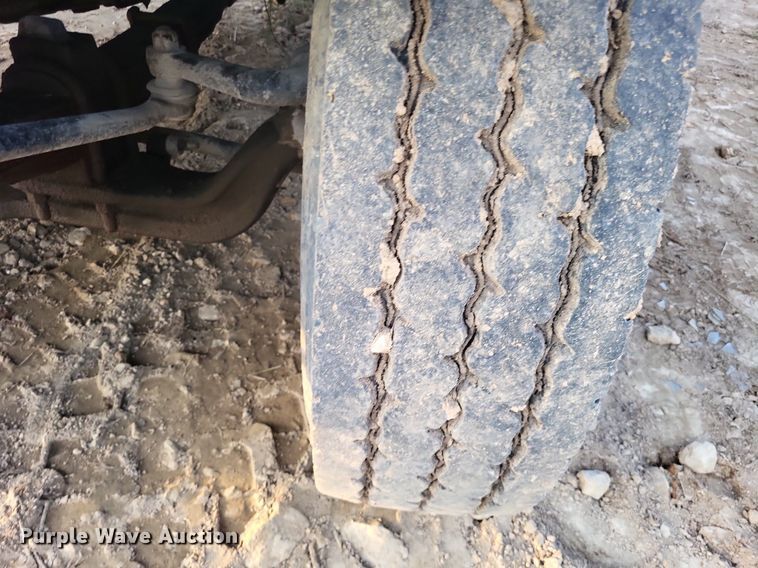 image for item DO4674 1972 Ford W9000 truck cab and chassis