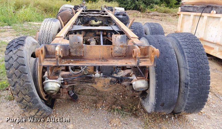 image for item DO4676 1994 Mack truck chassis