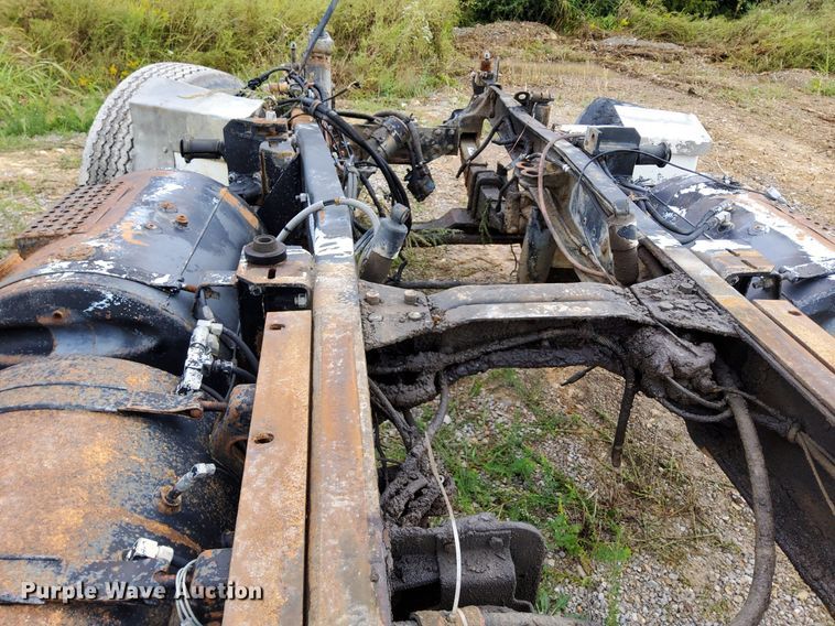 image for item DO4676 1994 Mack truck chassis