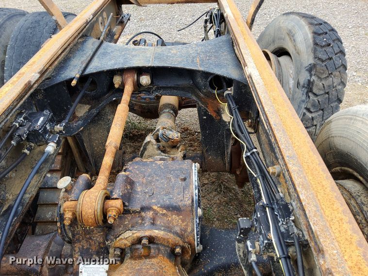 image for item DO4676 1994 Mack truck chassis