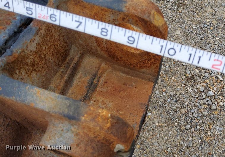 image for item DO4676 1994 Mack truck chassis