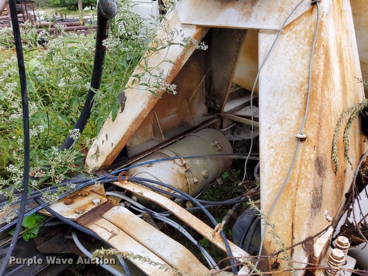 image for item DO4677 1985 Mack DM685S ready mix truck