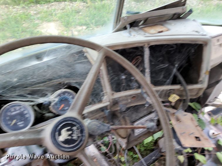 image for item DO4677 1985 Mack DM685S ready mix truck