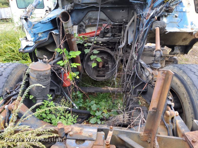 image for item DO4677 1985 Mack DM685S ready mix truck