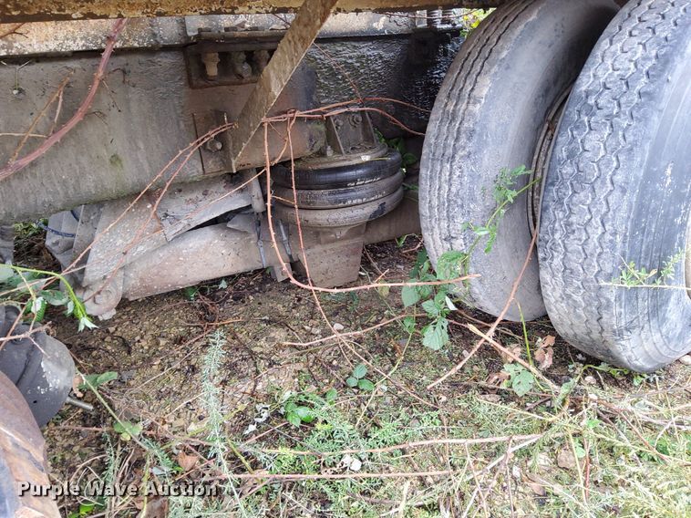 image for item DO4677 1985 Mack DM685S ready mix truck