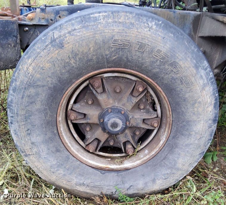 image for item DO4677 1985 Mack DM685S ready mix truck