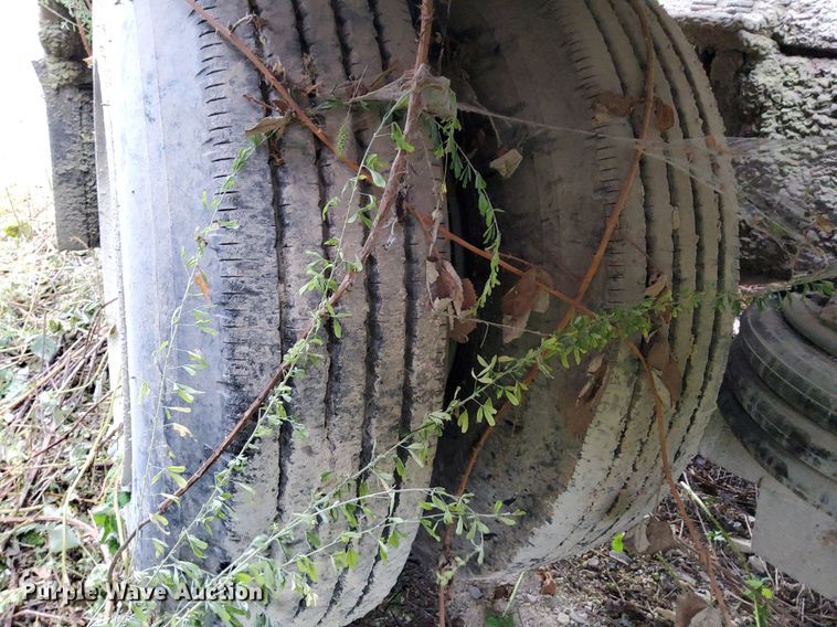 image for item DO4677 1985 Mack DM685S ready mix truck