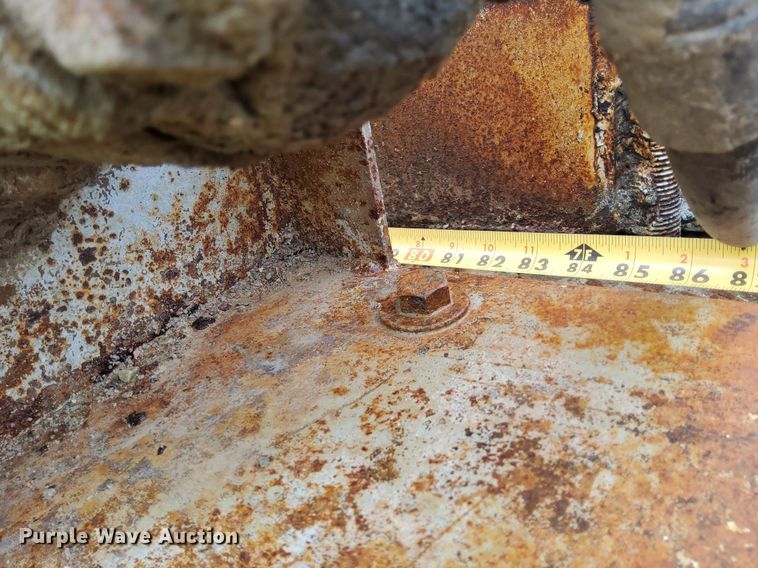 image for item DO4678 1990 Mack RD690S tank truck