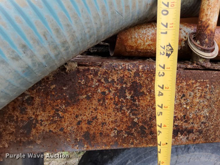 image for item DO4678 1990 Mack RD690S tank truck