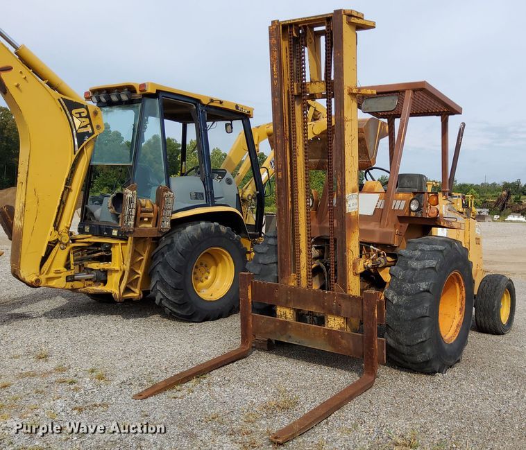 image for item DO4680 1988 Case 585E forklift
