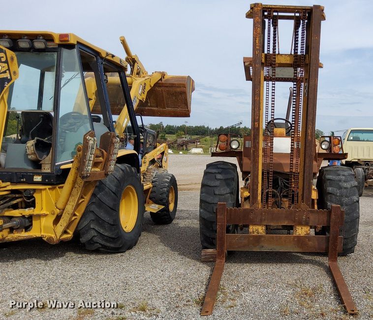 image for item DO4680 1988 Case 585E forklift