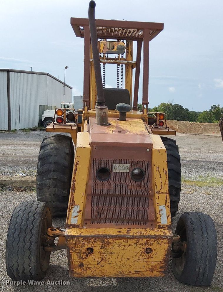 image for item DO4680 1988 Case 585E forklift