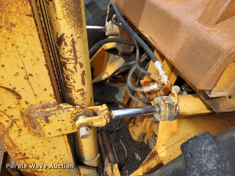 image for item DO4680 1988 Case 585E forklift