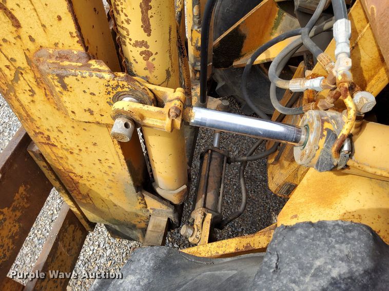 image for item DO4680 1988 Case 585E forklift