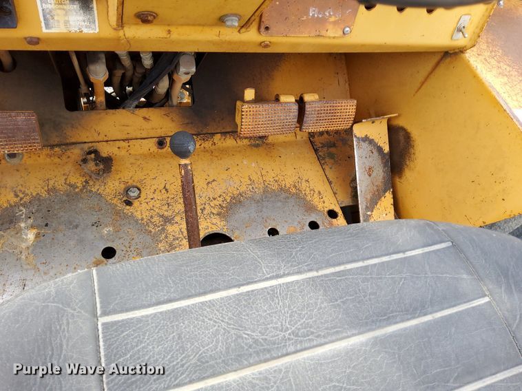 image for item DO4680 1988 Case 585E forklift