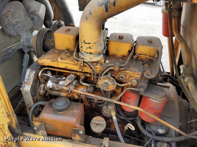 image for item DO4680 1988 Case 585E forklift