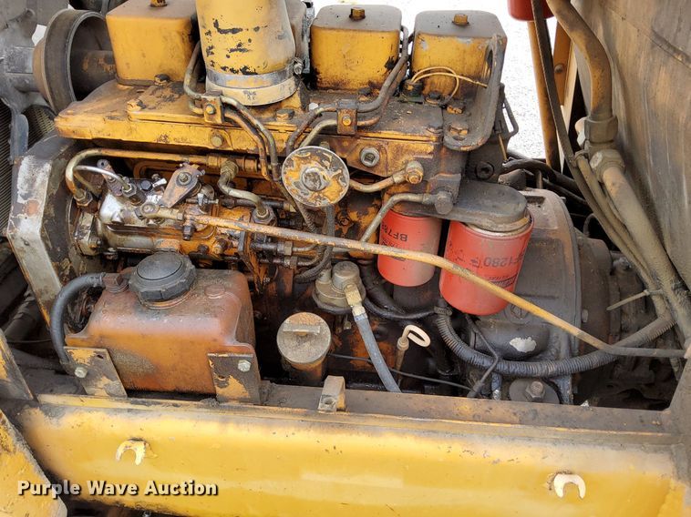 image for item DO4680 1988 Case 585E forklift