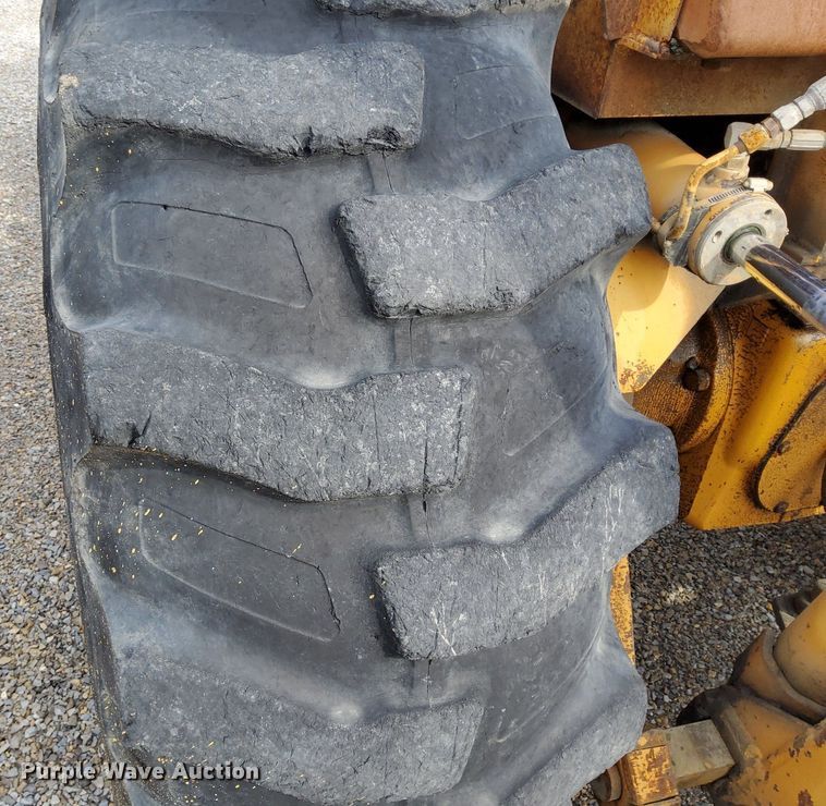 image for item DO4680 1988 Case 585E forklift