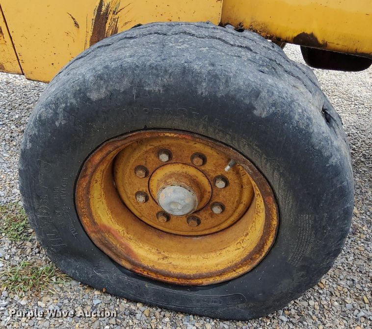 image for item DO4680 1988 Case 585E forklift