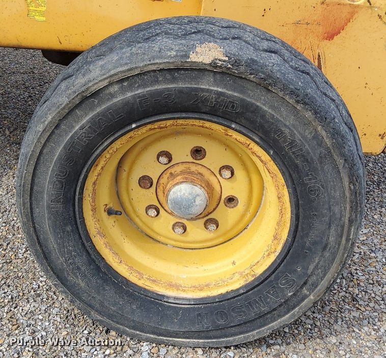 image for item DO4680 1988 Case 585E forklift