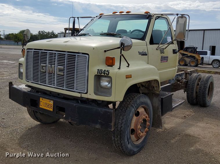 image for item DO4681 1995 GMC TopKick C5500 truck cab and chassis