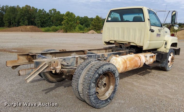 image for item DO4681 1995 GMC TopKick C5500 truck cab and chassis