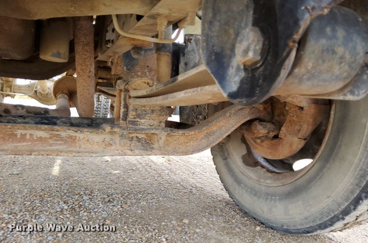 image for item DO4681 1995 GMC TopKick C5500 truck cab and chassis