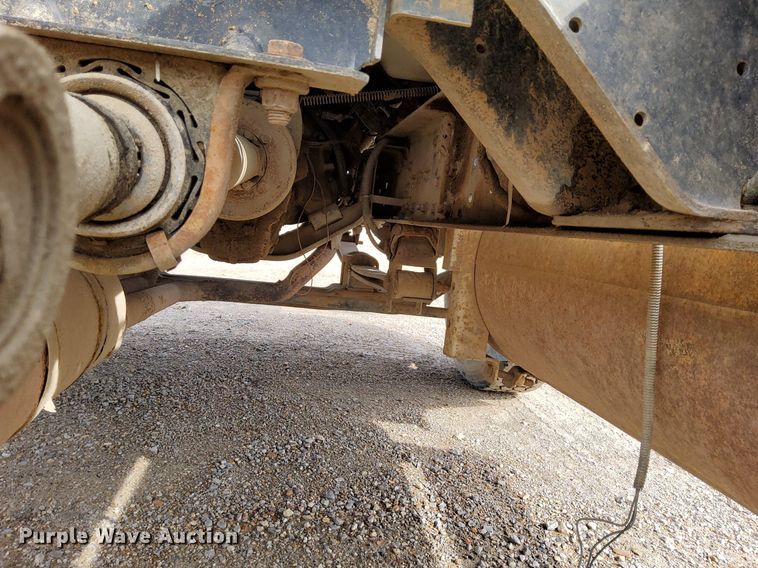 image for item DO4681 1995 GMC TopKick C5500 truck cab and chassis