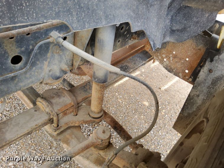 image for item DO4681 1995 GMC TopKick C5500 truck cab and chassis