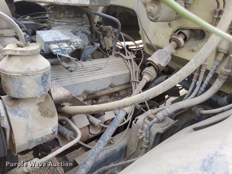 image for item DO4681 1995 GMC TopKick C5500 truck cab and chassis