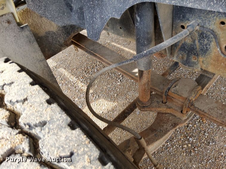 image for item DO4681 1995 GMC TopKick C5500 truck cab and chassis